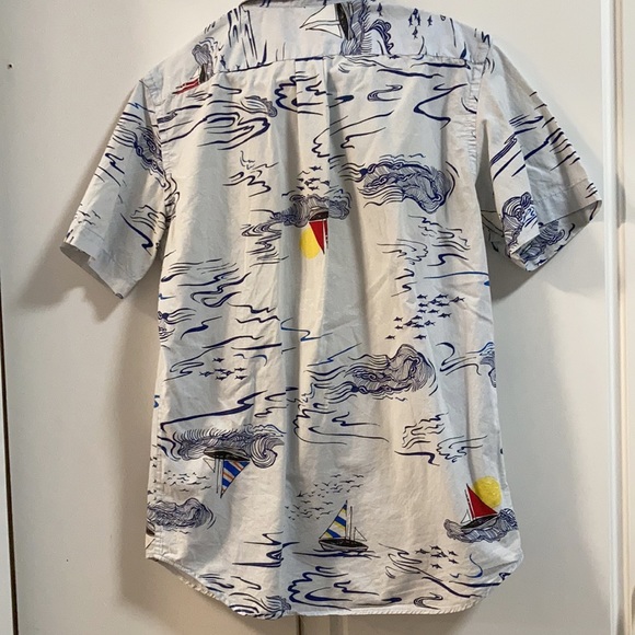 Old Navy shirt Men’s small p sailboat beach ocean short sleeve blue red white - Picture 6 of 7